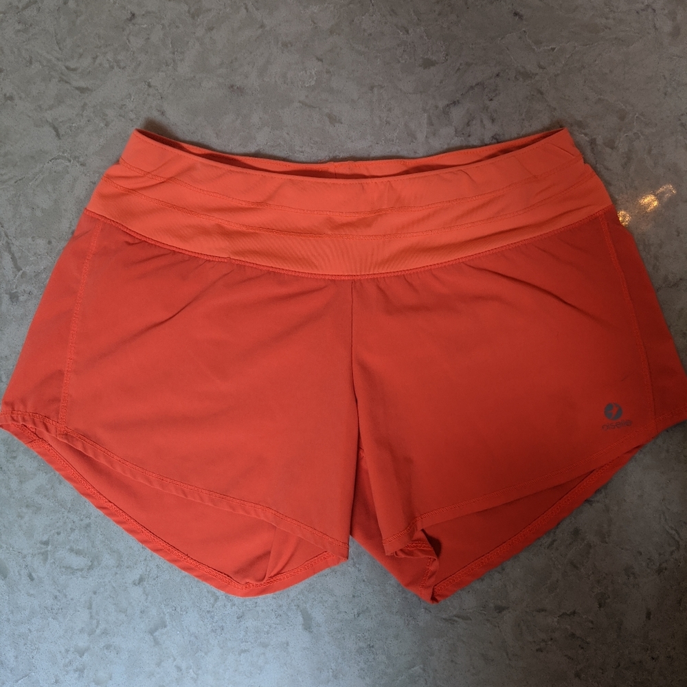 Oiselle roga shorts (snap color)